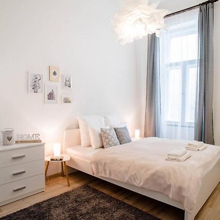 Comfy, Renewed 3 Bedroom Apt In Center Budapest Ngoại thất bức ảnh